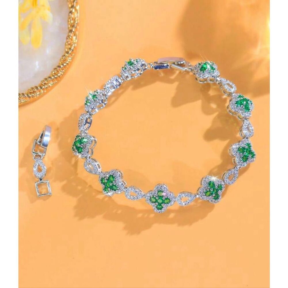 Emerald Clover Bracelet